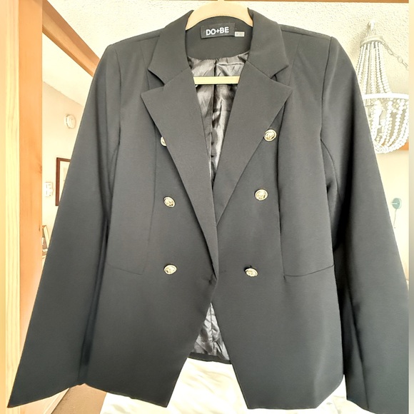 DO+BE black double-breasted blazer with gold buttons, Size Medium - Picture 3 of 9